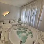 فندق Eveline 2 - Piscina Privata O Jacuzzi