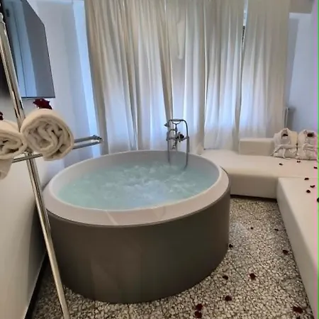 Eveline 2 - Piscina Privata O Jacuzzi Otel