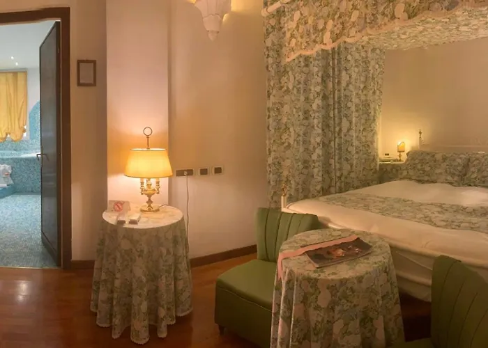 Eveline 2 - Piscina Privata O Jacuzzi 4*