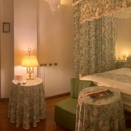 Eveline 2 - Piscina Privata O Jacuzzi 4*