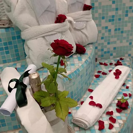 Eveline 2 - Piscina Privata O Jacuzzi Hotel 4*