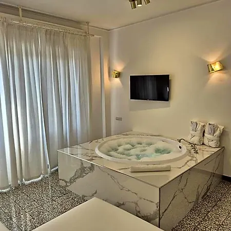Eveline 2 - Piscina Privata O Jacuzzi Hotel Sanremo