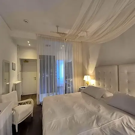 Eveline 2 - Piscina Privata O Jacuzzi Hotel Sanremo