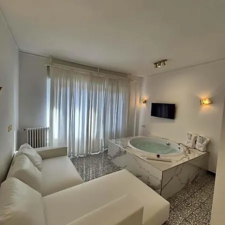 Eveline 2 - Piscina Privata O Jacuzzi Hotel Sanremo