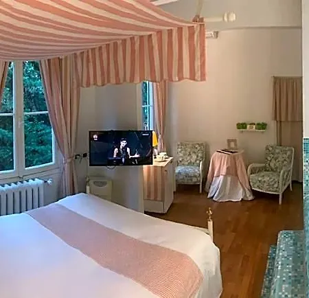 Eveline 2 - Piscina Privata O Jacuzzi Hotel 4*