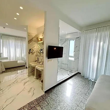 Eveline 2 - Piscina Privata O Jacuzzi 4*