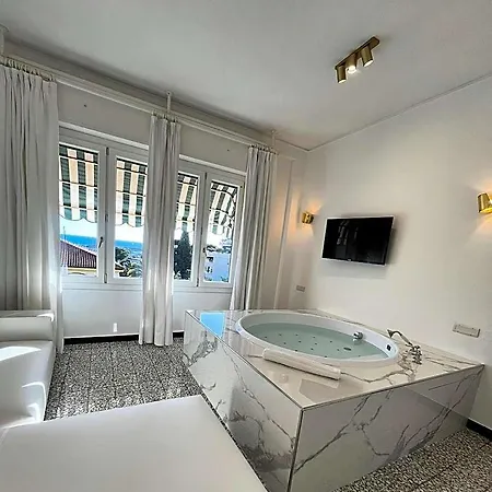 Eveline 2 - Piscina Privata O Jacuzzi Hotel