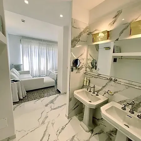 Eveline 2 - Piscina Privata O Jacuzzi 4*